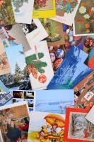 Egy doboznyi MODERN főleg motívumlap kevés városképes lappal; sok üdvözlő, állat, művész, virág / A box of modern mostly motive cards with a few town-view postcards; many greeting, animal, art, flower