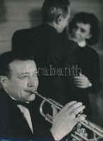 cca 1960 Dezső Pál (Kecskemét): Öt órai tea, feliratozott fotóművészeti alkotás a szerző hagyatékából, 24x18 cm