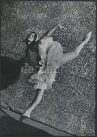 cca 1940 Balerina, jelzetlen fotó, 24x18 cm