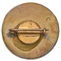 ~1944-1945. "Bátorság! Kitartás! Győzünk!" nyilaskeresztes jelvény (22,5mm) T:2-