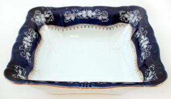 Zsolnay Pompadour étkészlet, kézzel festett, jelzett, egyik tálon lepattanás, összesen:25 db