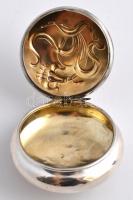 Szecessziós díszítésű ezüst(Ag) szelence, belseje tűzaranyozott, jelzett, 17,4 g