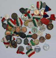 40db magyar sportérem, ebből 24db szalaggal, főleg modern
