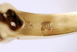 Arany (Au) 14 K gyűrű szintetikus kövekkel díszítve, jelzett, méret: 58, br: 3,1 g