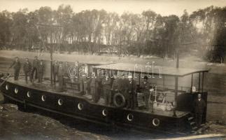 Magyar folyamőrség; EMKE Fotószalon / Hungarian river police, photo
