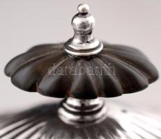 cca 1890 Walker & Hall kávés kiöntő, fa fogókkal, több helyen jelzett, m:25 cm, bruttó:657 g /Vi...