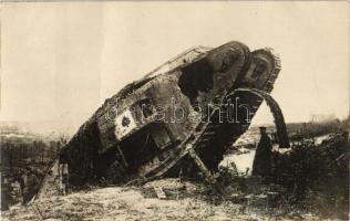 1917 WWI Battle of Cambrai, destroyed tank, photo (fa)