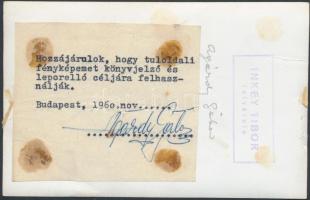 Agárdy Gábor (1922-2006) Kossuth-díjas  színész aláírása az őt ábrázoló fotón