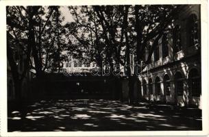 Budapest II. Császár gyógyfürdő és szálló, gyógyudvar fedett terasszal (Rb)