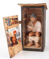 Nicolae Diaconu (1955-): Pottyantóban. Festett kerámia, fa, kollázs, jelzett, leírással, m:38 cm, 20×24 cm