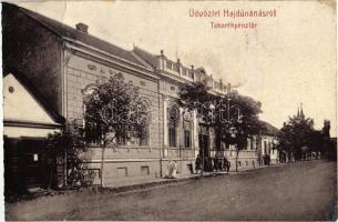 Hajdúnánás, takarékpénztár (fa)