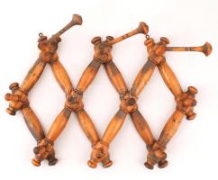 Kihajtható fa fogas