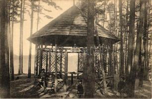 Stubnyafürdő, Erdő részlet, pavilon; Stransky Jakab kiadása / forest pavilion