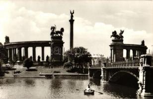 30 db MODERN, fekete-fehér Budapest városképes lap / 30 modern Hungarian, black and white postcards,...