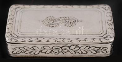 Antik, ezüst szelence, Ag., nettó:63gr, jelzett, kissé horpadt, 8x5x1cm/ Antique silver casket, Ag, ...