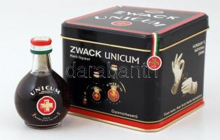 4 db-os 0,05 l-es Zwack Unicum díszdobozban