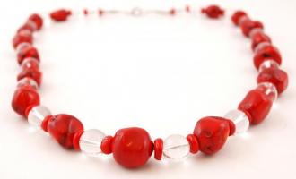 Dekoratív női nyaklánc korall gyöngyökkel, újszerű állapotban, 80cm