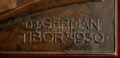 Csillag István (1881-1968): Dr. German Tibor 1930(Bajor Gizi férje). Bronz plakett, fa keretben, jel...