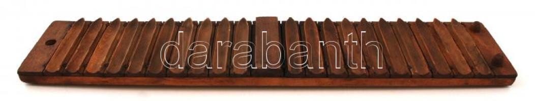 Fegyvergyár és Gépgyár R.T. Budapest fából készült töltény bemutatója, 54x11x2 cm