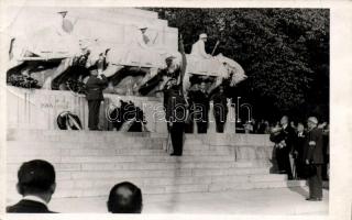 1942 Budapest I. Lovas Tüzérek hősi emlékműve, ünnepség, photo (fa)