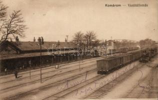 Komárom, vasútállomás / railway station