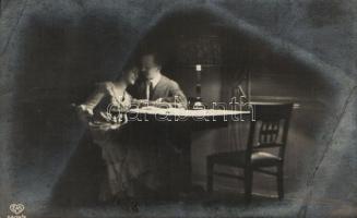 13 db RÉGI motívumlap; romantikus hölgyek, párok / 13 old motive cards; romantic ladies, couples