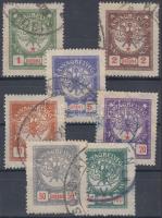 7 klf koronás névértékű anyagbélyeg, 3 bélyegen 5 ágú vörös csillag!