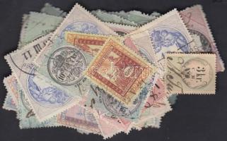 160 db régi okmánybélyeg ömlesztve kis dobozban