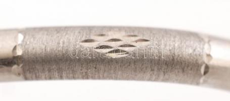 Ezüst karperec, jelzett, Ag.,7,4gr, d:6,5x6cm /Silver bracelet, marked, Ag, 7,4gr, d. 6,5x6cm