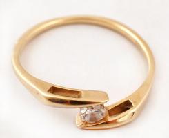 Arany 14K gyűrű cirkón kővel, jelzett, méret:57, bruttó:2 g