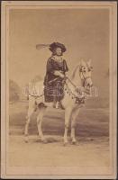 cca 1890 Műtermi fotó lóháton, festett háttér előtt, Victor Angerer bécsi fényképész munkája, keményhátú fénykép, 16x11 cm