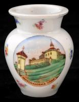 "Krasznahorka vára" feliratú, virégmintás Drasche porcelán kisváza, kézzel festett, jelzett, kopásnyomokkal, m: 9 cm