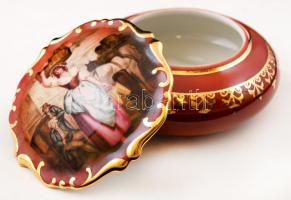 Jelzett bonbonier, matricás életképpel, hibátlan, d:9,5 cm