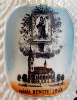 "Máriaremetei emlék" feliratú díszes porcelán váza, matricás, jelzés nélkül, apró kopásnyo...