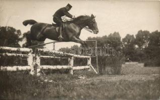 Osztrák-magyar tiszt, lóugrás / K.u.K. officer, horse jump, photo