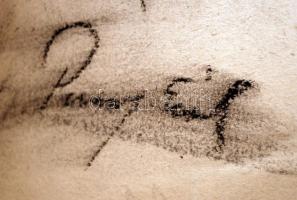 Olvashatatlan jelzéssel: Ülő férfi. Szén, papír, kisebb szakadásokkal, 60×42 cm