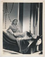 Amerikai filmszínésznőket ábrázoló fotók, 4 db, felületükön törésnyomokkal, kis szakadásokkal, 20x26...