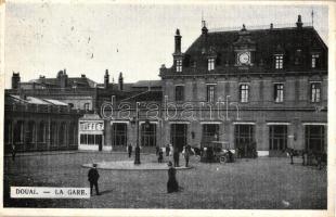Douai, gare / railway station, buffet, automobile (EK)