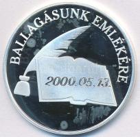 2000. &quot;Ballagásunk emlékére&quot; Ag emlékérem eredeti tokban (7g/0.999/29mm) T:PP ujjlenyomatos