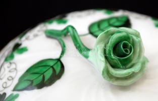 Herendi petrezselyemmintás bonbonier, kézzel festett, jelzett, apró kopásnyomokkal, d: 10,5 cm, m: 1...