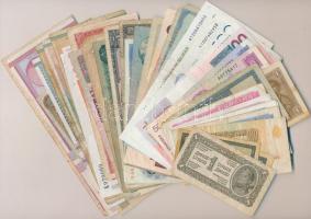 56db-os vegyes külföldi bankjegy tétel jobb darabokkal T:vegyes
56pcs of banknotes with better piece...