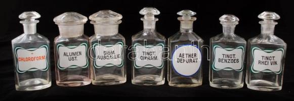 7 db feliratozott patikaüveg, dugóval