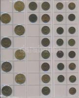 208db vegyes külföldi fémpénz újszerű albumba rendezve, közte német, olasz, osztrák, román fémpénzek...