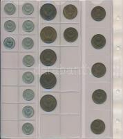 208db vegyes külföldi fémpénz újszerű albumba rendezve, közte német, olasz, osztrák, román fémpénzek...