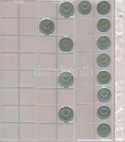 208db vegyes külföldi fémpénz újszerű albumba rendezve, közte német, olasz, osztrák, román fémpénzek...