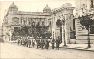 Belgrade, Militärabteilung passiert den königlichen Konak / Military department (fa)