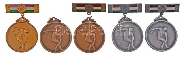 1966-1974. "Magyar Népköztársaság Bajnokságai" 5xklf diszkoszvető díjérem eredeti tokban, több sérült T:1-2