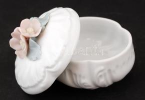 Herendi virágokkal díszített kis ékszertartó dobozka, hibátlan, jelzett, d: 8 cm, m: 7 cm