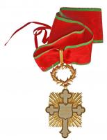 Franciaország 1957- "Bátorság és Odaadás Érdemkeresztje" zománcozott, aranyozott fém jelvény nyakszalaggal T:1,1- France 1957- "Croix de Mérite et Dévouement Francais" enamelled, gilt metal decoration with neck ribbon C:UNC,AU