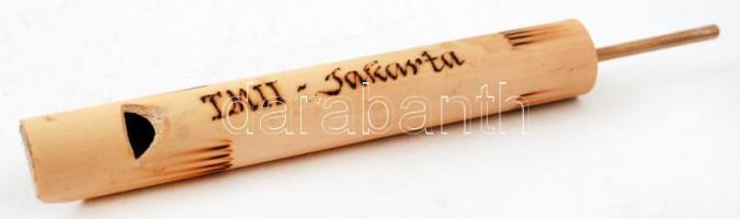 Kézzel készített húzogatós síp "Jakarta" felirattal, h: 13,5 cm